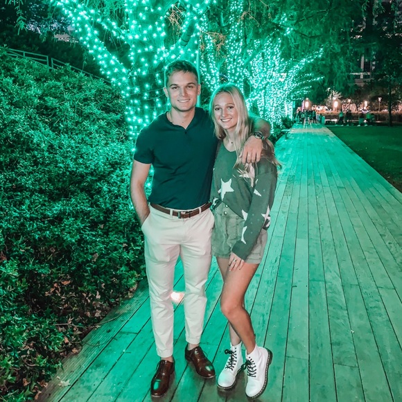 Meet your Posher, Brooke - Picture 1 of 1